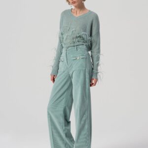 Volledige outfit met elegante, wijde pijpen.