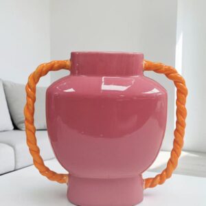 Vaas: keramiek in een roze en oranje uitvoering 🌸🧡