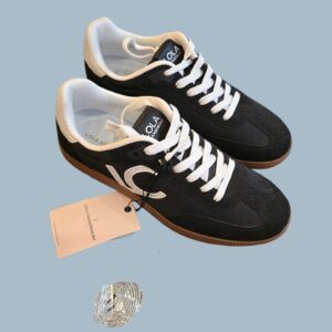 Sneakers Lolacasademunt zwart met subtiele strassafwerking