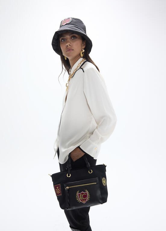 Bag: lolacasademunt college LF2604078.00N.U zwart met embleem
KLEIN MODEL - Afbeelding 2