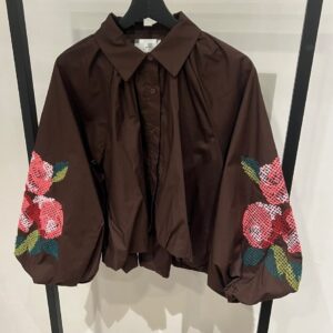 Blouse: bruine unieke geborduurde blouse met bloemen / Floral elegance