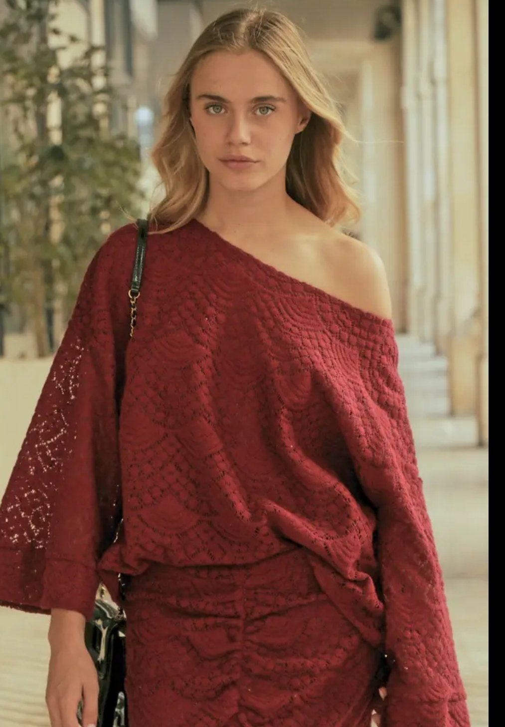 Blouse bordeaux met brede mouwen