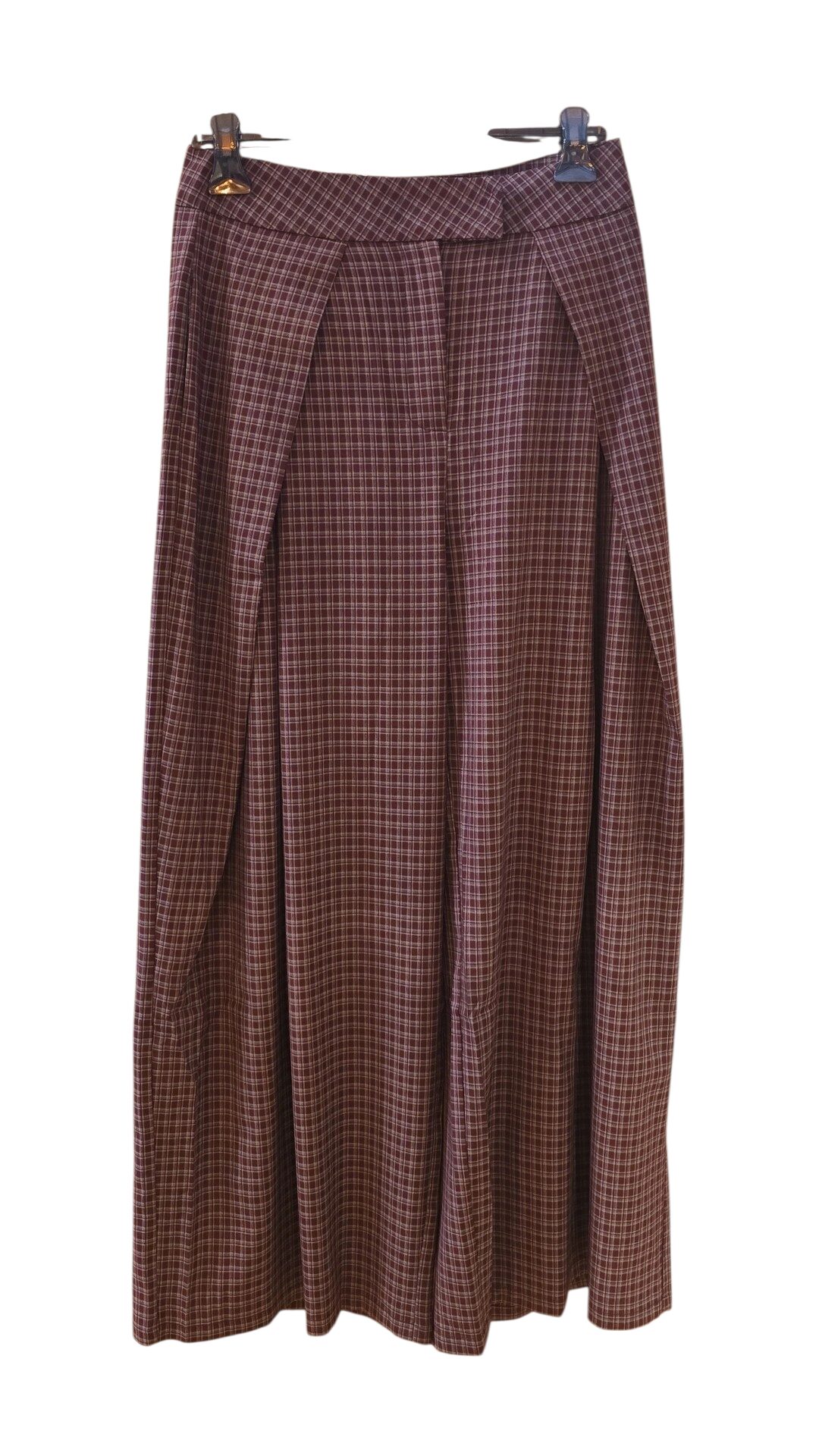 Broek met kleine ruitjes in bordeaux en beige met geplooide zijkanten